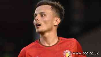 Liam Kinsella: Swindon Town sign former Walsall midfielder
