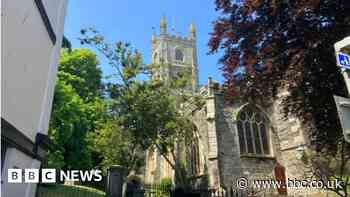 Fowey St Fimbarrus Church reverses decision not to hire female vicars