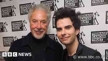 Tom Jones: Neighbour surprised to find singer in flat below