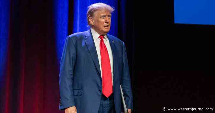 Trump's Walk-Out Song Draws Attention in Iowa, Crowd Gives Standing Ovation