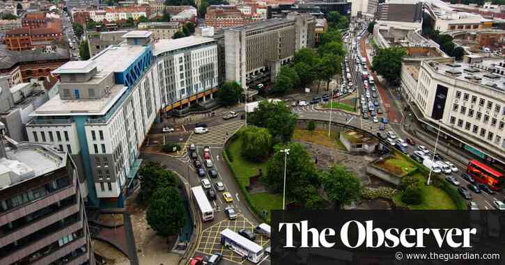 Bristol’s low-traffic scheme stalls as row over Ulez spreads from London