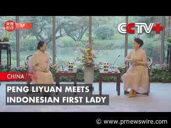 CCTV+ : Peng Liyuan rencontre la première dame d'Indonésie