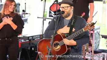 Gregor Meyle in Wolfsburg: Mit Hut, Gitarre und Charisma