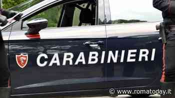 Musica troppo alta, litiga con il vicino che gli spara ad una gamba