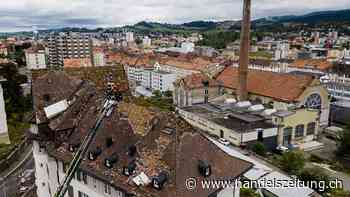 Lose Ziegel bedrohen La Chaux-de-Fonds auch eine Woche nach Sturm