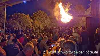 Höhenfeuer Ostelsheim: 1000 Gäste erfreuen sich am Spektakel