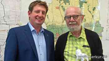 Ernst Kauer nach 18 Jahren aus dem Gemeinderat Hallbergmoos verabschiedet