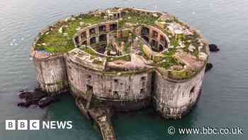 Stack Rock Fort: Victorian island reclaimed by nature