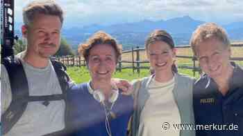 Rosenheim-Cops: Foto zeigt neue Hauptdarstellerin bei Dreharbeiten – „Viel Herzlichkeit“