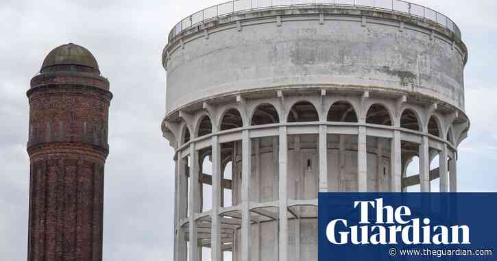 Which is salt and which is pepper? Goole split on its landmark towers