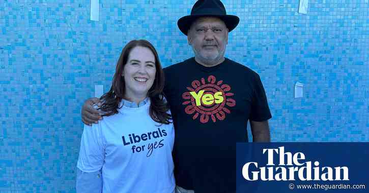 Noel Pearson urges voters to ‘let go of your political party affiliations’ and vote yes for Indigenous voice