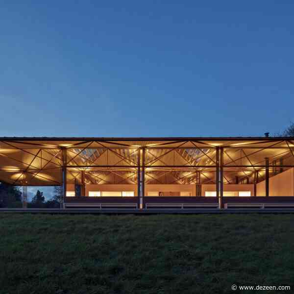 Niall McLaughlin Architects creates glasshouse-informed steel pavilion on the Isle of Wight