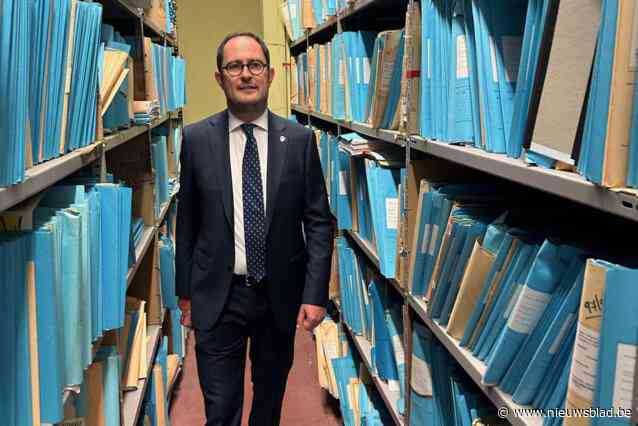 Gedaan met “tientallen kilometers aan papieren dossiers” in schimmelige kelders: minister Van Quickenborne wil Justitie-archieven vanaf 2024 digitaal bijhouden