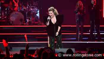 Kelly Clarkson Lays Down the Law: If You Throw Something at Her, Make Sure It’s a Diamond