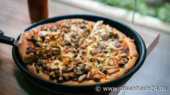 Pfanne statt Backofen: So wird Ihre Tiefkühlpizza schön knusprig