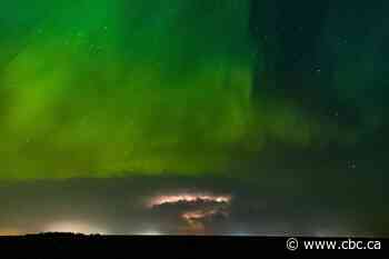 Sask. man captures spectacular combination of storm, northern lights