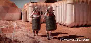 Watch Lance Armstrong and Andy Richter take out the astronaut trash in 'Stars on Mars' (video)