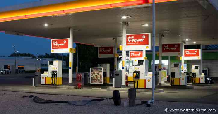 Offended Muslim Stabs Shirtless Man to Death While He Pumps Gas in US: Report