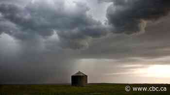 Tornado potential with severe thunderstorm in Manitoba's southwest corner: Environment Canada