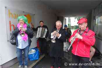 Räumung mit Pauken und Trompeten