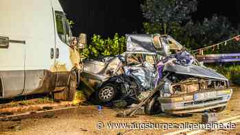 Tödlicher Unfall auf B10: 18-Jähriger wird aus Auto geschleudert und stirbt