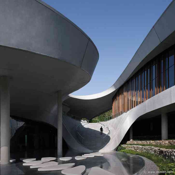 Büro Ziyu Zhuang designs Longquan Mountain Observatory to resemble "spaceship or alien form"