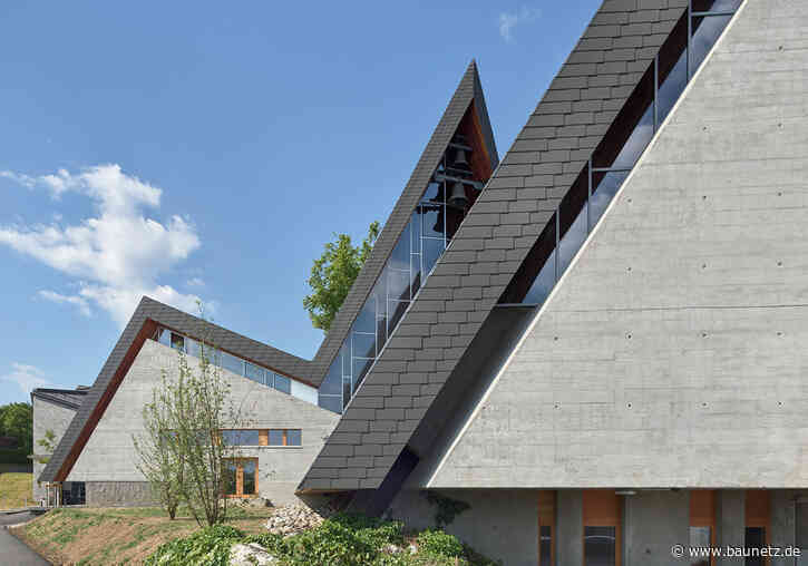 Dahinden weiterbauen
 - Kirchensanierung bei Zürich von Ernst Niklaus Fausch