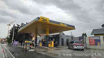 Überfall auf Tankstelle: Polizei braucht keine Fahndungsfotos und schnappt Täter (18) wenig später