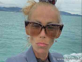 Muore influencer veg e crudista, l'amica: "Morta di fame". Ma per la famiglia è stata un'infezione