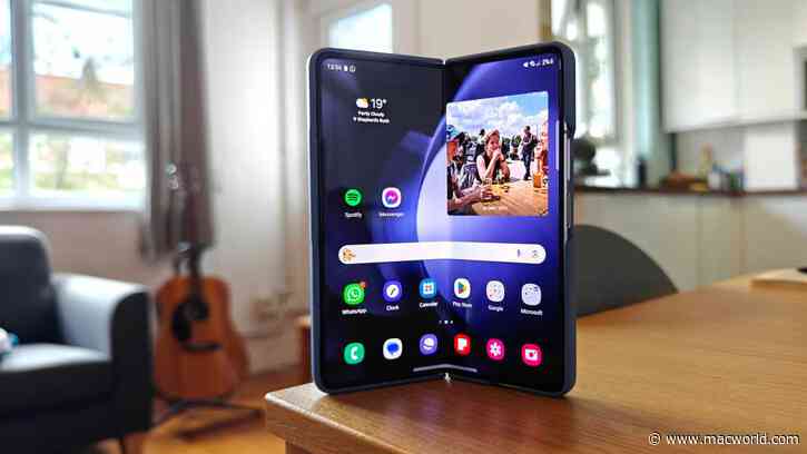 Now Apple is doomed because the iPhone doesn’t fold like the Galaxy