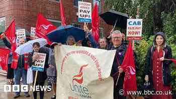 Citizens Advice workers in Hull take first strike action