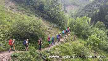 Augsburger Schüler wandern über die Alpen