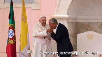 Papst Franziskus zu Weltjugendtag in Lissabon gelandet