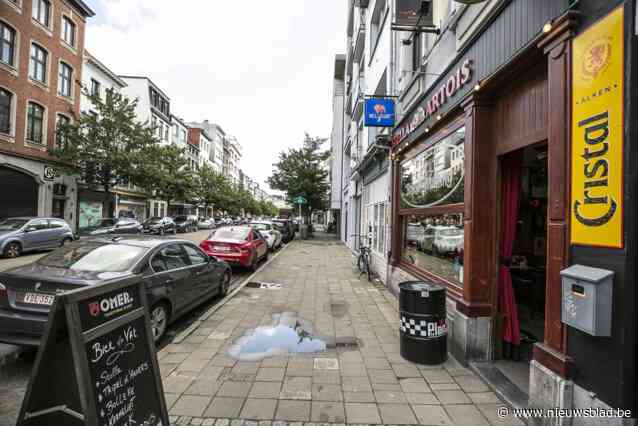 Horeca op Paardenmarkt: “Wij liggen in een soort vacuüm door nieuwe parkeerregeling, we wachten bang af”