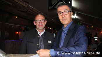 Trillerpfeifen und Buhrufe: Politischer Abend der Grünen in Chieming „echt hart“