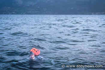 World record attempt in progress: Man swimming length of Okanagan Lake