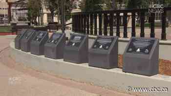 2 new commemorative pedestals unveiled at Cenotaph in Regina