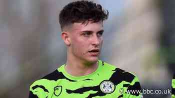 Jake Young: Swindon Town sign Bradford City striker on season-long loan