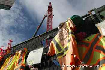 2 years after Kelowna deadly crane collapse, B.C. considers safety improvements