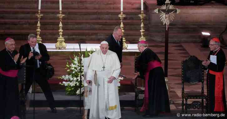 Papst Franziskus trifft Missbrauchsopfer in Portugal