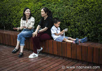 China floats two-hour daily limit of smartphone screen time for kids