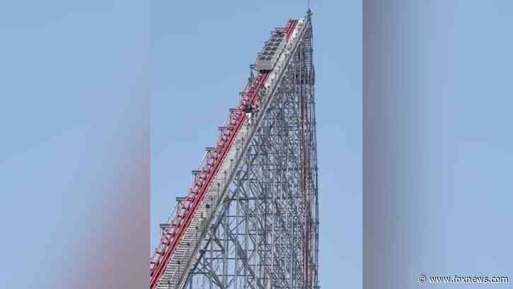 Ohio amusement park's once 'fastest,' 'steepest' roller coaster that held Guinness World Record freezes midair