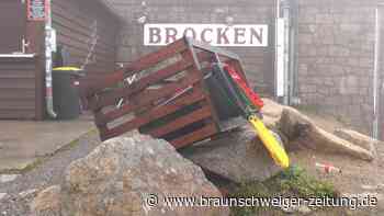 Orkanböen und Regen auf dem Brocken