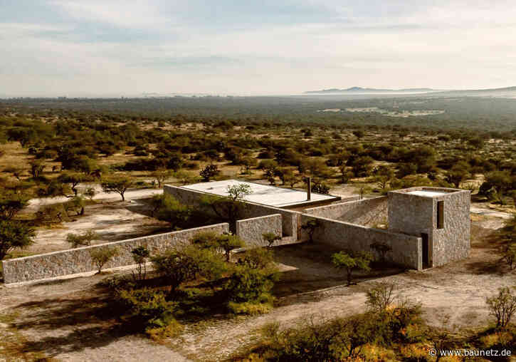 Monolith in Kreuzform
 - Villa in Zentralmexiko von HW Studio