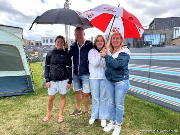 Campings en hun bezoekers krijgen bakken regen over zich heen, maar houden moed erin: “We laten ons niet bezighouden”
