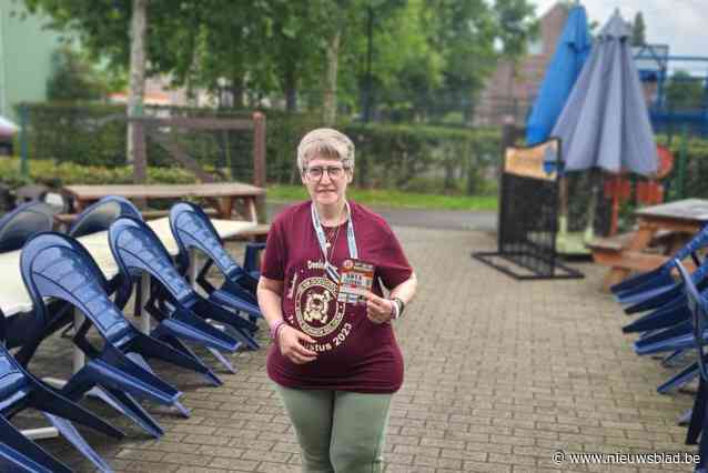 Cafébazin Monique staat opnieuw aan start van Dodentocht: “Hopelijk moet het parcours dit jaar niet worden ingekort”