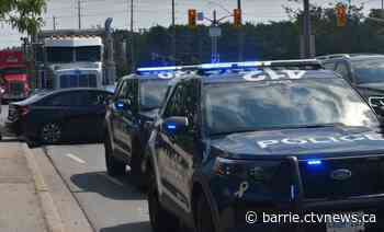Collision holds up traffic on Mapleview Drive in Barrie