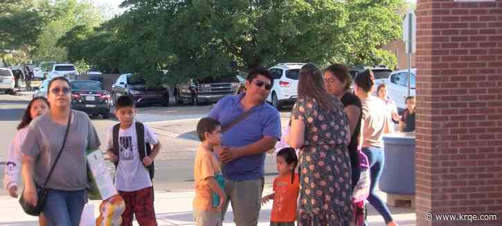 Albuquerque Public Schools students come back to new school year with a new schedule