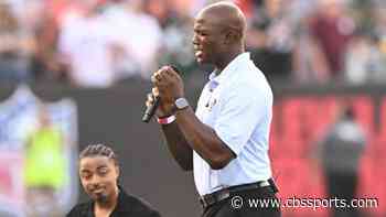 WATCH: Former Cowboys legend DeMarcus Ware sings national anthem before Hall of Fame Game