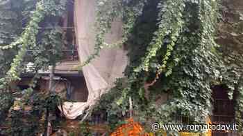 Degrado, sporcizia e sbandati nel palazzo del Comune a 500 metri dal Colosseo